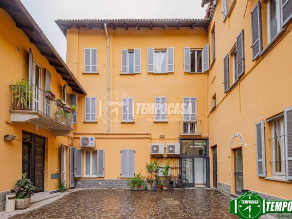 appartamento in vendita a Pavia in zona Centro Città