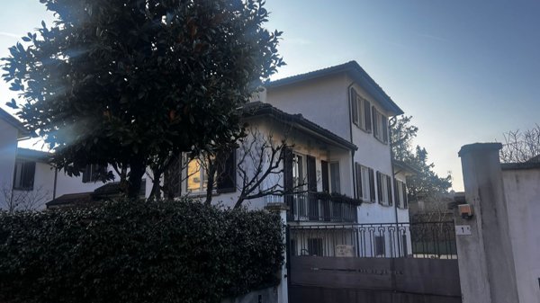 casa indipendente in vendita a Pavia