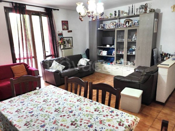 appartamento in vendita a Pavia in zona Vallone