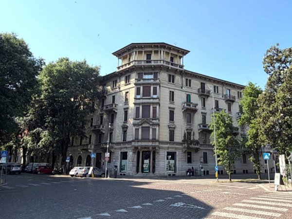 appartamento in vendita a Pavia in zona Stazione