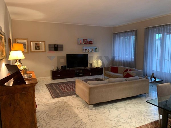 appartamento in vendita a Pavia in zona Centro Città
