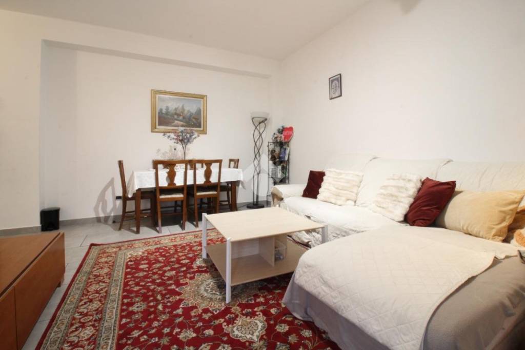 appartamento in vendita a Pavia in zona Vallone