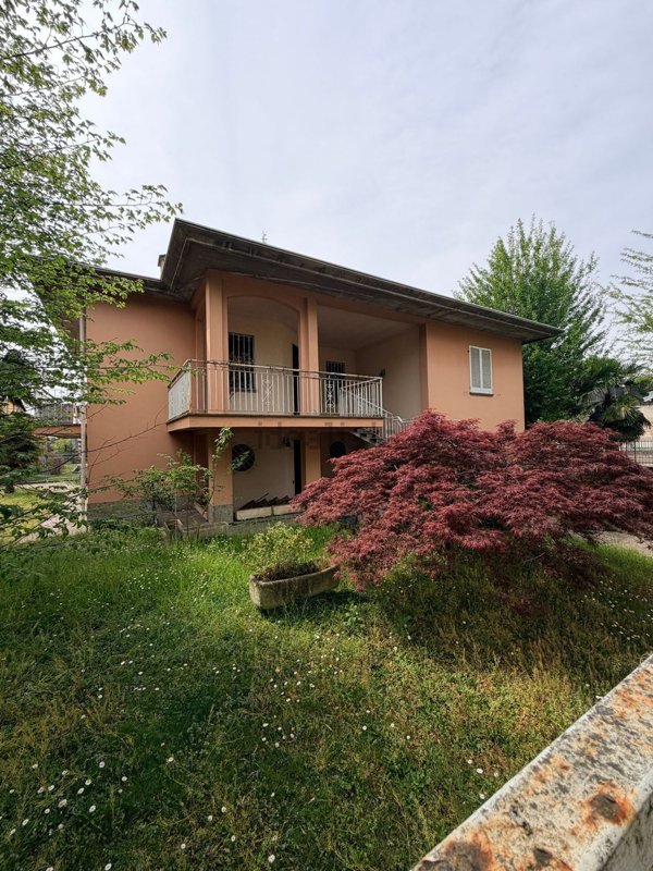 casa indipendente in vendita a Pavia
