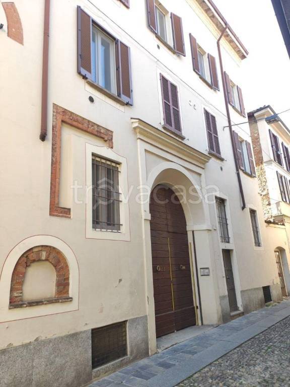 appartamento in vendita a Pavia in zona Centro Città