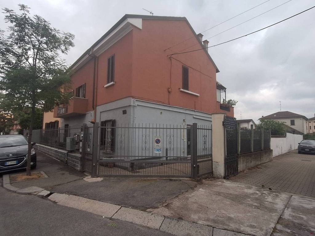 appartamento in vendita a Pavia in zona Viale Cremona