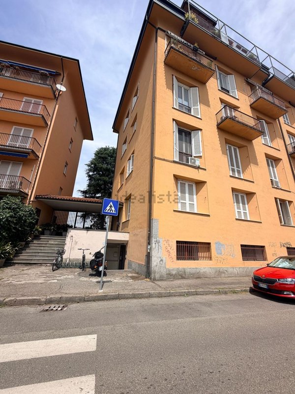 appartamento in vendita a Pavia in zona Policlinico