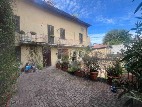 appartamento in vendita a Pavia in zona Centro Città