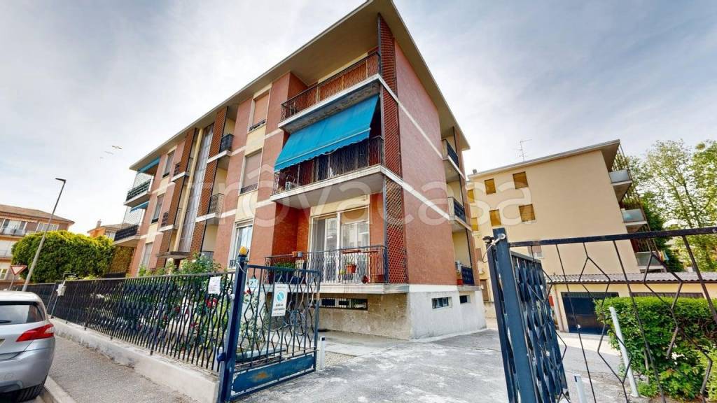 appartamento in vendita a Pavia in zona Città Giardino
