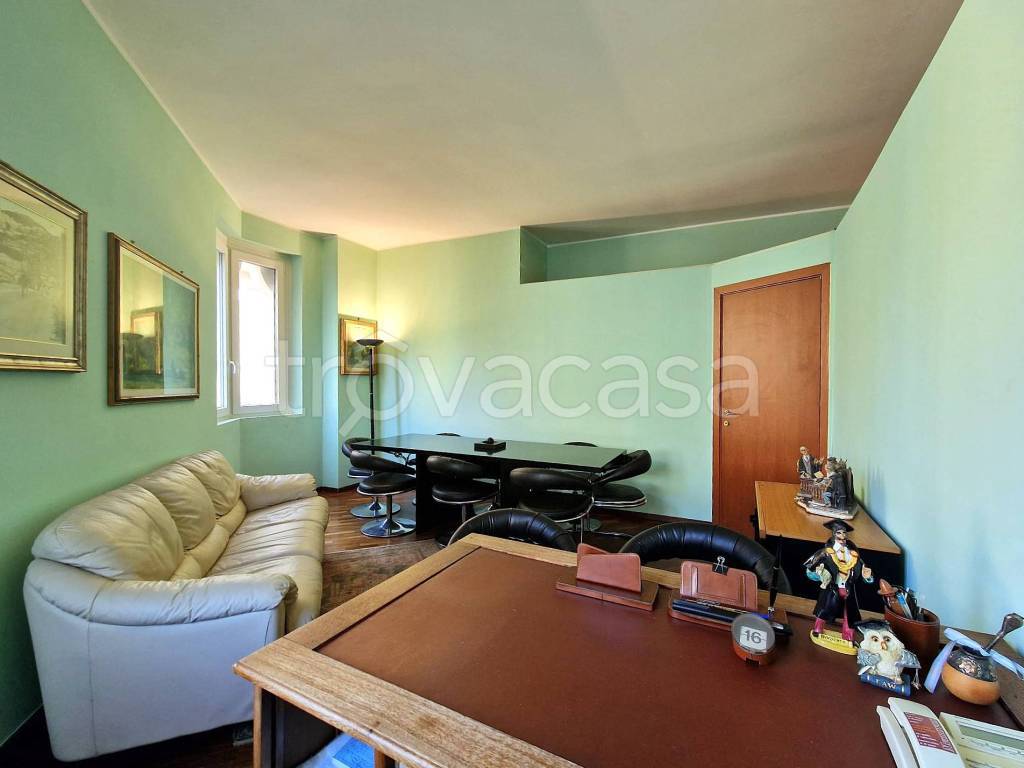 appartamento in vendita a Pavia in zona Centro Città