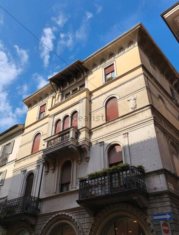 appartamento in vendita a Pavia in zona Centro Città