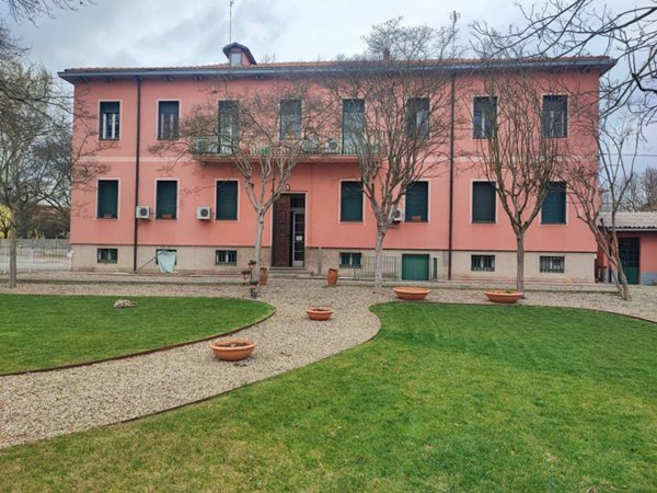 appartamento in vendita a Pavia in zona Stazione