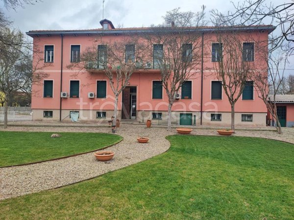 appartamento in vendita a Pavia in zona Stazione