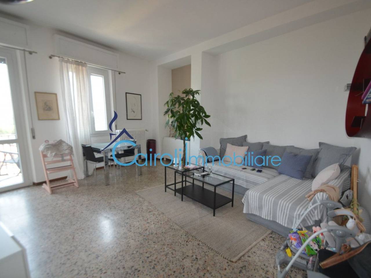 appartamento in vendita a Pavia in zona Borgo Ticino