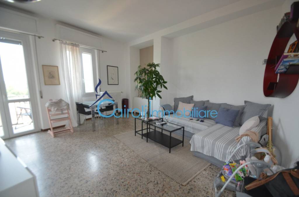 appartamento in vendita a Pavia in zona Borgo Ticino