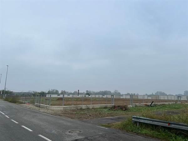 negozio in vendita a Pavia in zona Pompieri