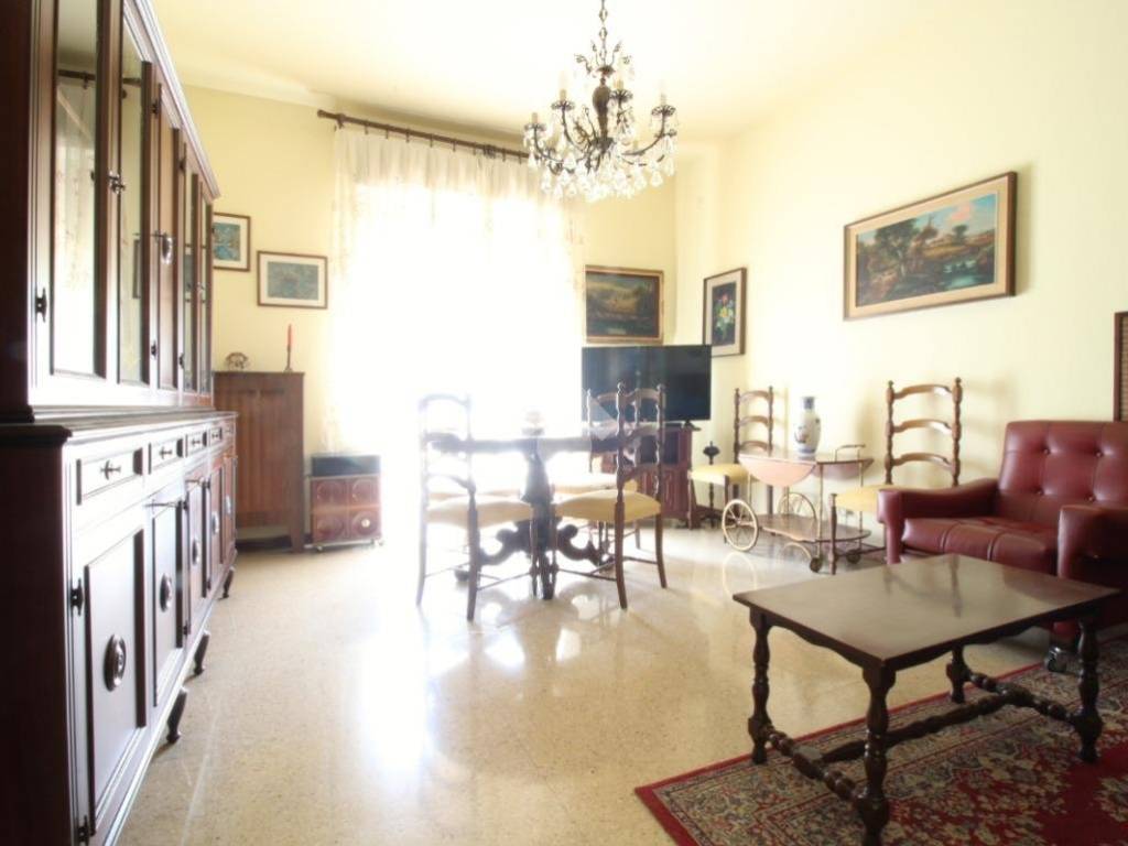 appartamento in vendita a Pavia in zona Vallone