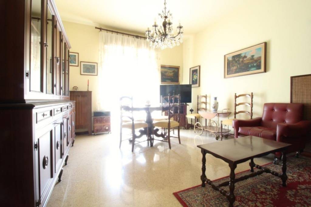 appartamento in vendita a Pavia in zona Vallone