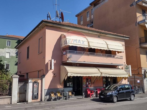 casa indipendente in vendita a Pavia in zona Pompieri