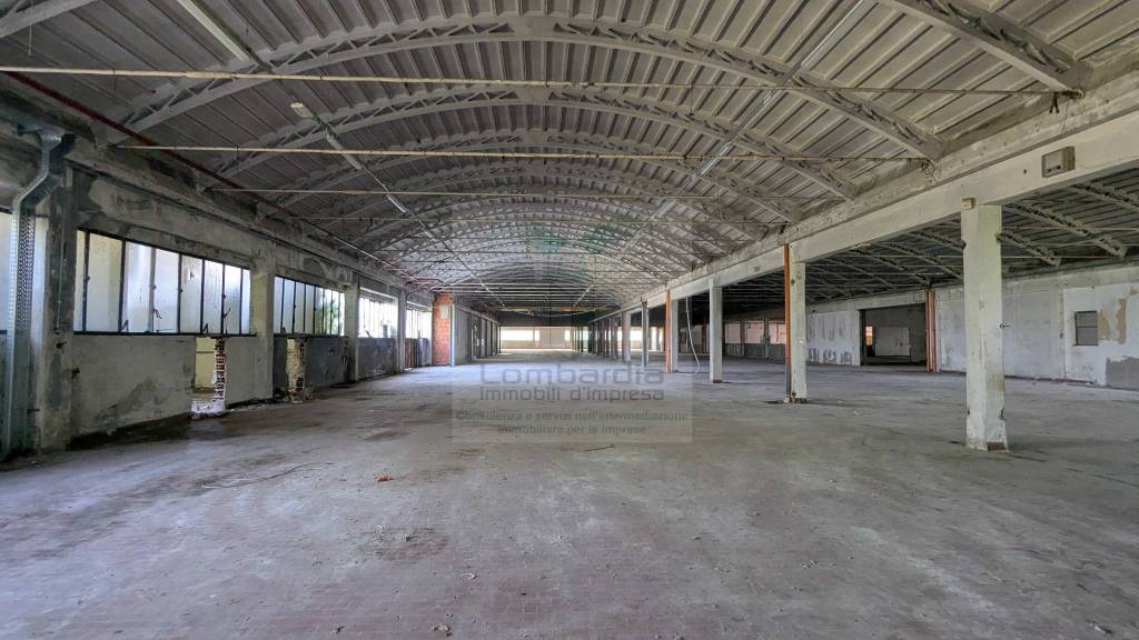 capannone in vendita a Pavia in zona Policlinico