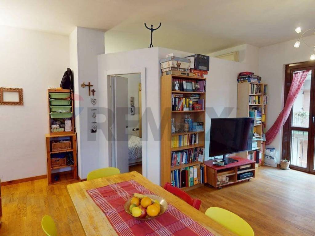 appartamento in vendita a Pavia in zona Chiozzo