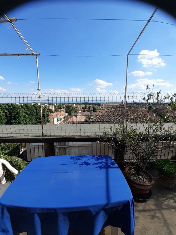 appartamento in vendita a Pavia in zona Centro Città