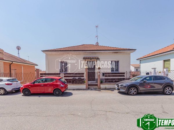 casa indipendente in vendita a Pavia in zona Viale Cremona