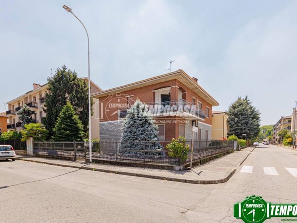 casa indipendente in vendita a Pavia in zona Vallone