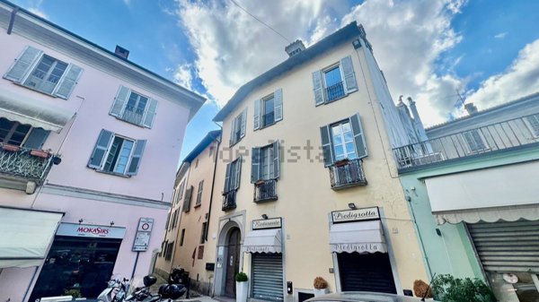 appartamento in vendita a Pavia in zona Centro Città
