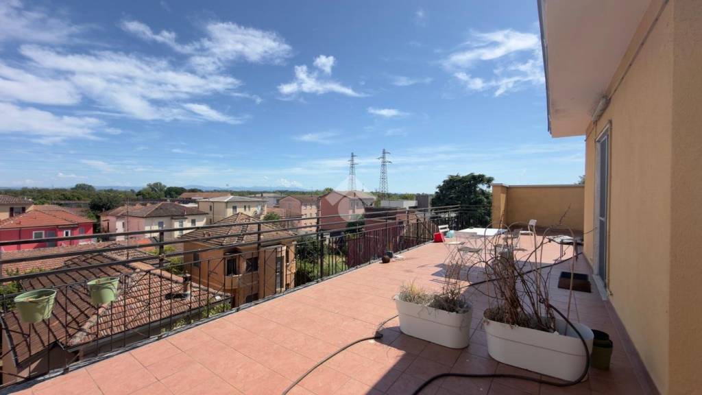 appartamento in vendita a Pavia in zona Casa sul Fiume