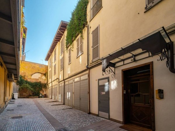 appartamento in vendita a Pavia in zona Centro Città