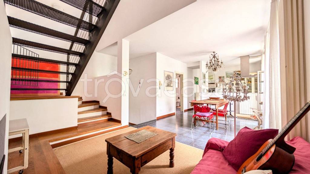casa indipendente in vendita a Pavia in zona Borgo Ticino
