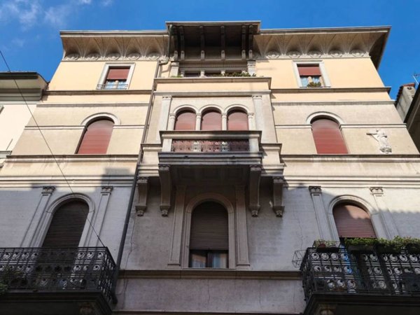 appartamento in vendita a Pavia in zona Centro Città