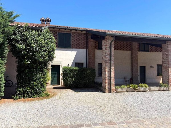 casa indipendente in vendita a Pavia in zona Fossarmato