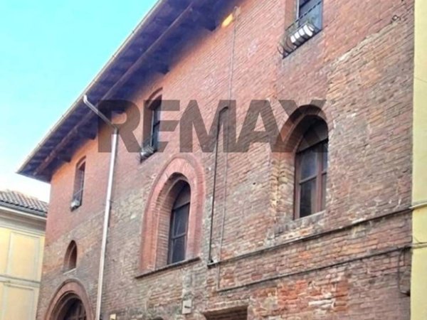 appartamento in vendita a Pavia in zona Centro Città