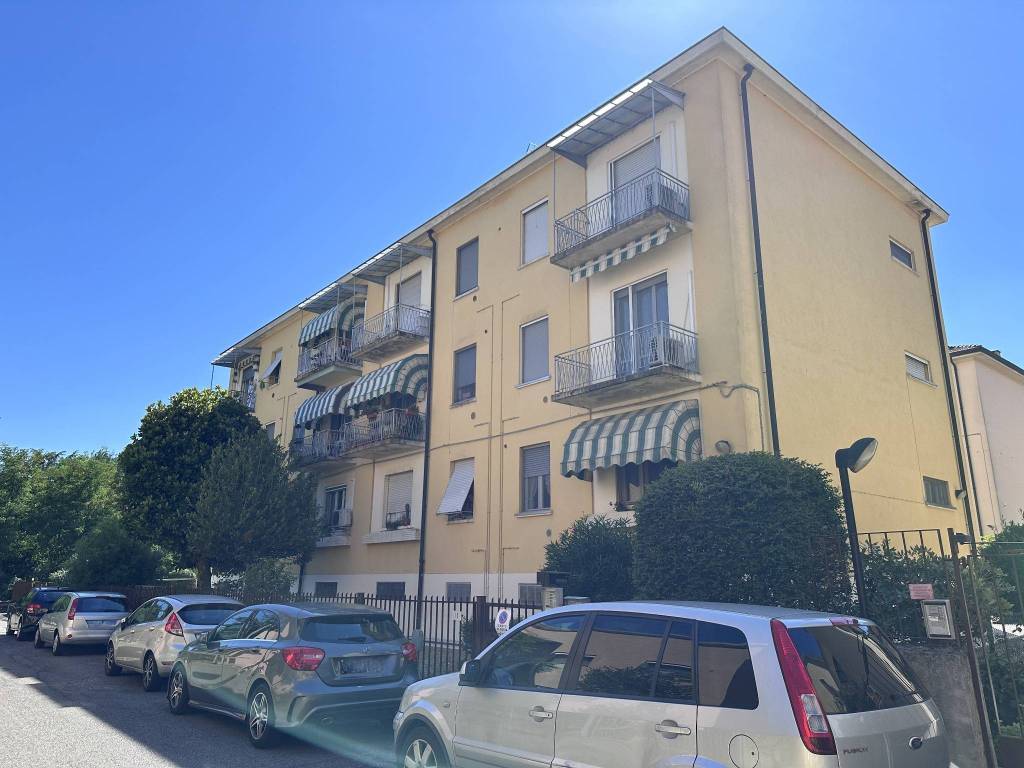 appartamento in vendita a Pavia in zona Città Giardino