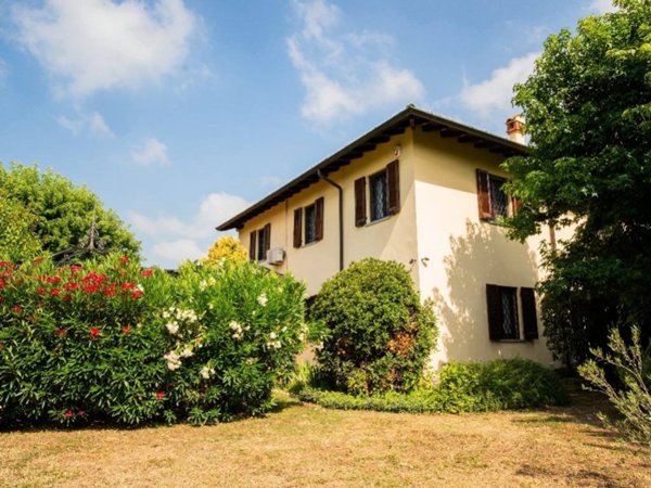 casa indipendente in vendita a Pavia in zona Mirabello