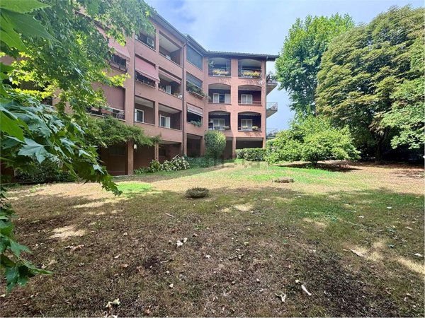 appartamento in vendita a Pavia in zona Casa sul Fiume
