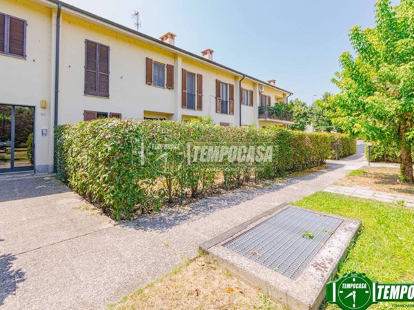 appartamento in vendita a Pavia in zona Mirabello