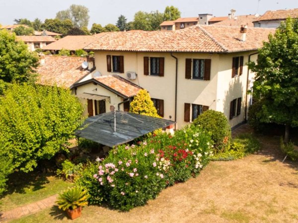casa indipendente in vendita a Pavia