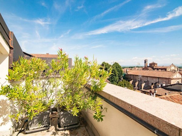 appartamento in vendita a Pavia in zona Pompieri