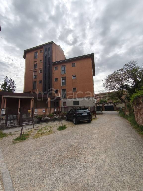 appartamento in vendita a Pavia in zona Centro Città
