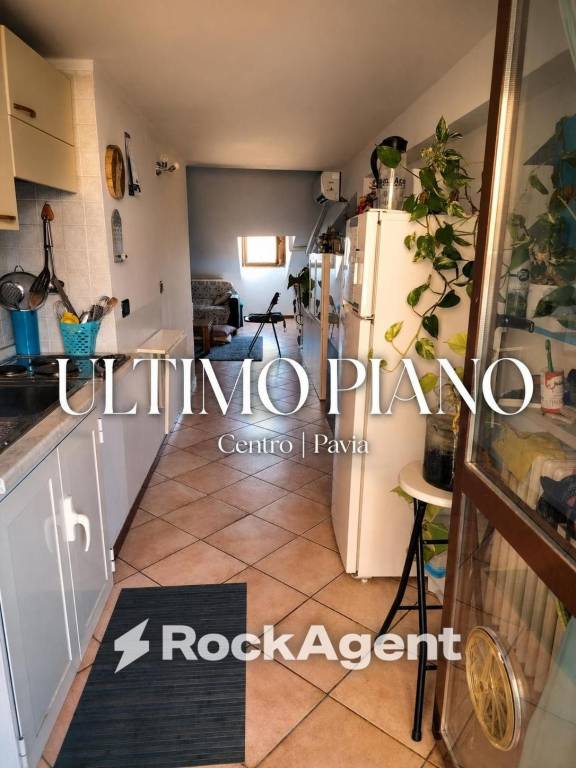 appartamento in vendita a Pavia in zona Centro Città