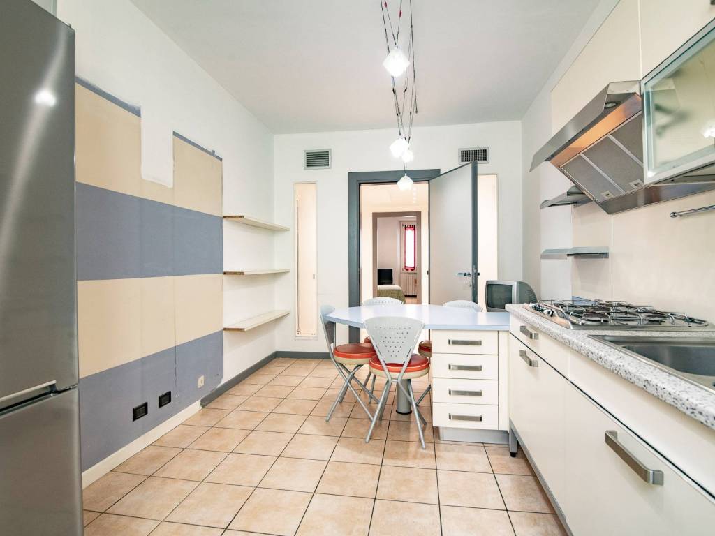 appartamento in vendita a Pavia in zona Centro Città
