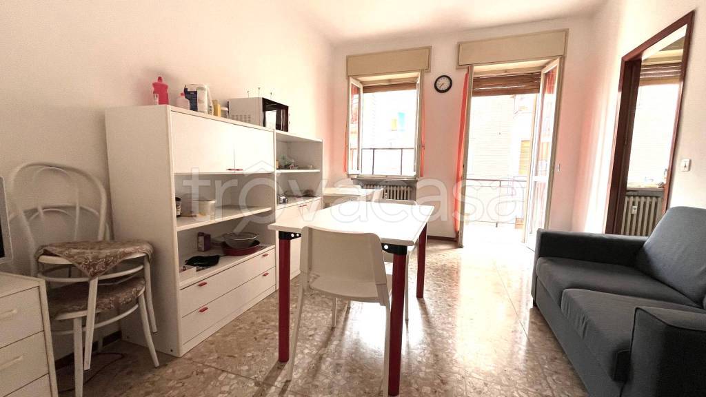 appartamento in vendita a Pavia in zona Pompieri
