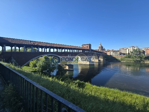 appartamento in vendita a Pavia in zona Borgo Ticino