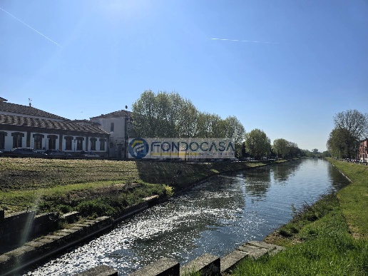 casa indipendente in vendita a Pavia in zona San Pietro