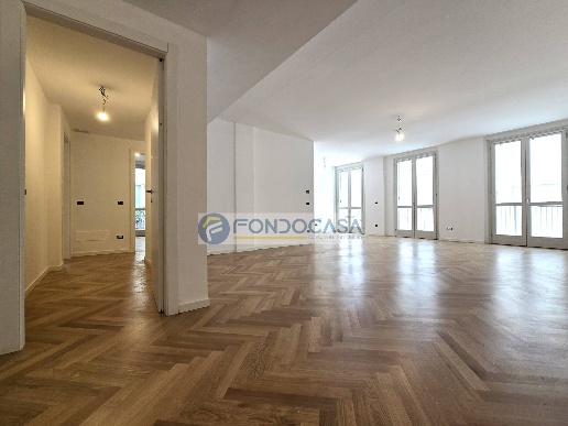 appartamento in vendita a Pavia in zona Centro Città