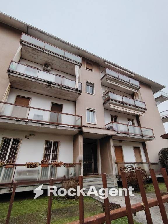 appartamento in vendita a Pavia in zona Viale Cremona