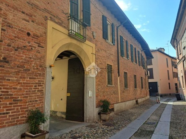 appartamento in vendita a Pavia in zona Centro Città
