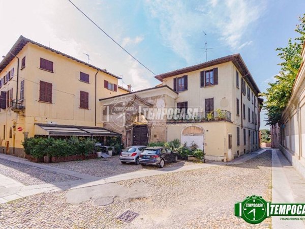 appartamento in vendita a Pavia in zona Centro Città